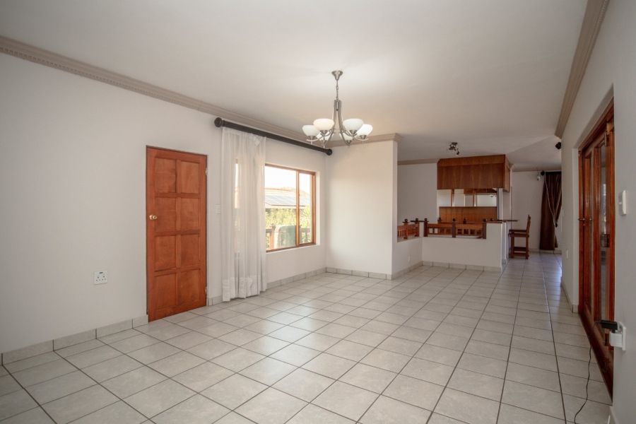 5 Bedroom Property for Sale in Birdwood Estate North West